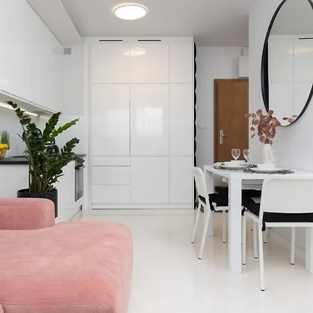 Stylish Apartment Przedpole With Balcony & Parking By Noclegi Renters Варшава Екстер'єр фото