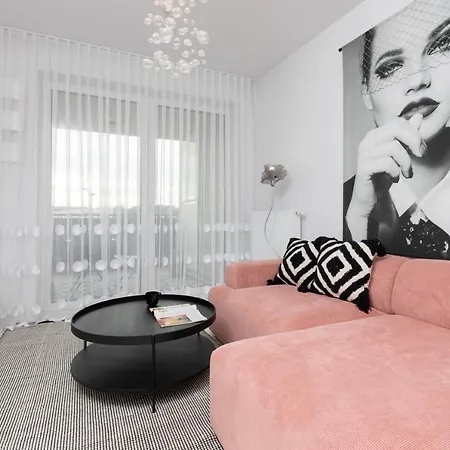 Stylish Apartment Przedpole With Balcony & Parking By Noclegi Renters Варшава Екстер'єр фото