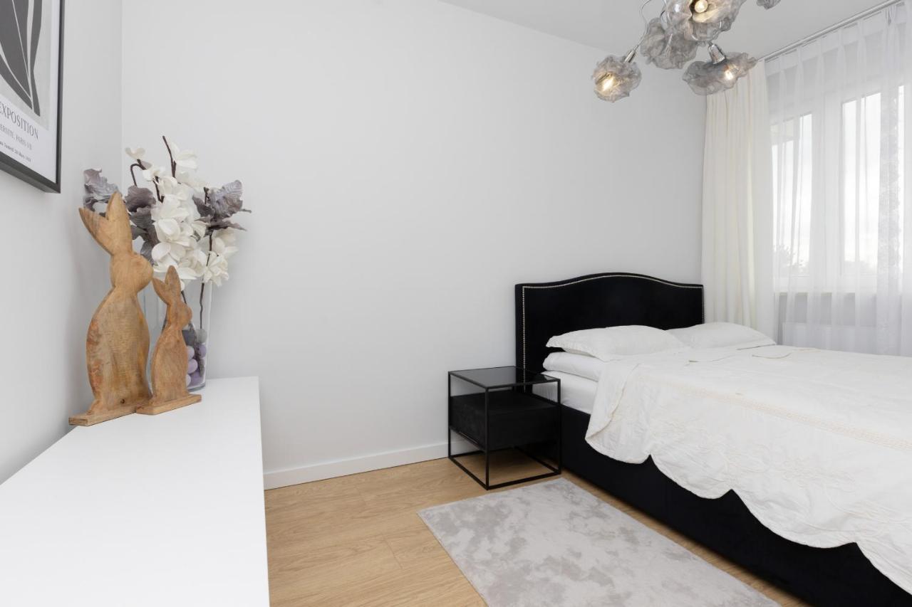 Апартаменти Stylish Przedpole With Balcony & Parking By Renters Варшава