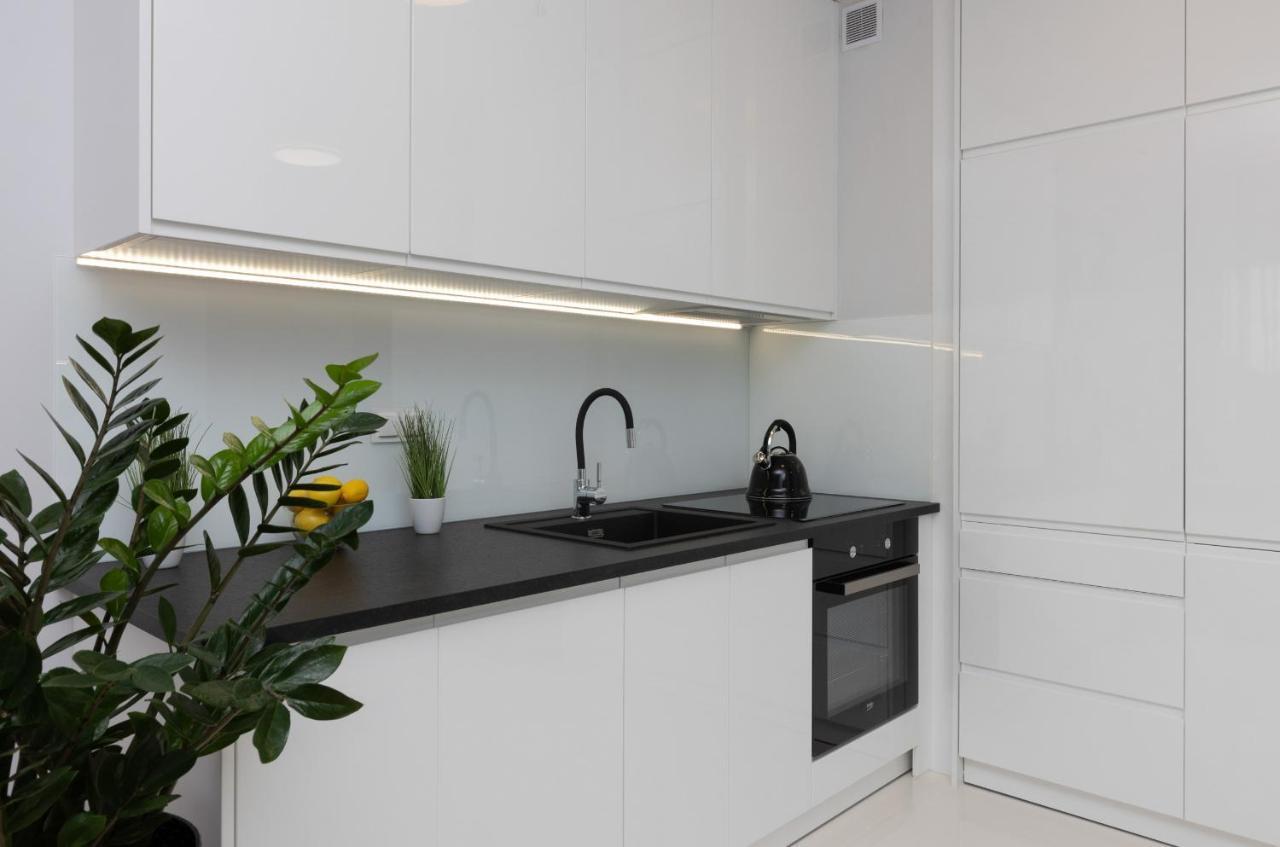 Stylish Przedpole With Balcony & Parking By Renters Апартаменти Варшава