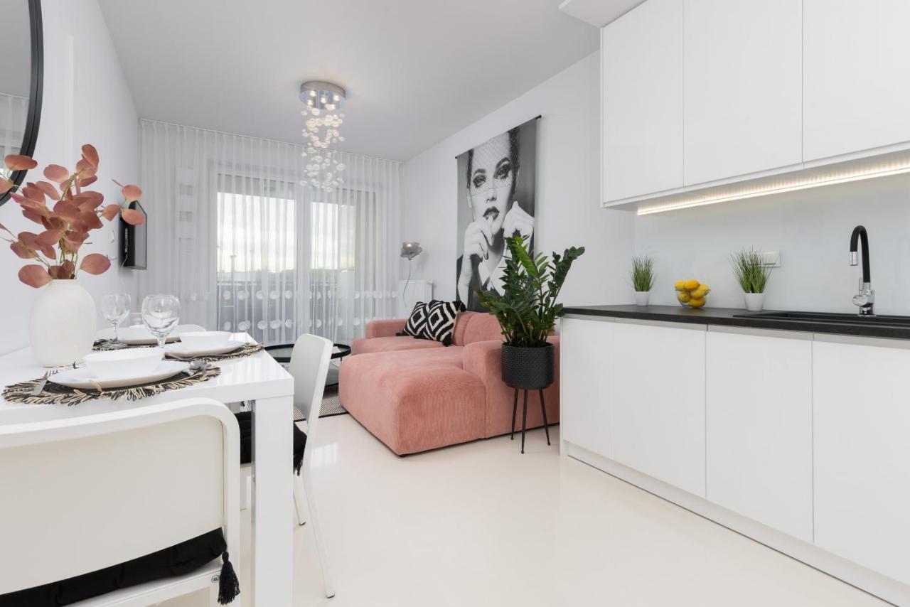 Апартаменти Stylish Przedpole With Balcony & Parking By Renters Варшава