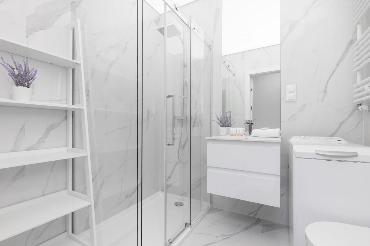 Stylish Przedpole With Balcony & Parking By Renters Apartamento